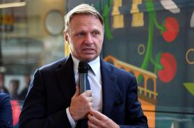 Il ministro Lollobrigida a Manduria: «Voto anticipato? Non mi risulta. Non temo il rimpasto di governo» Il ministro Lollobrigida a Manduria: «Voto anticipato? Non mi risulta. Non temo il rimpasto di governo»