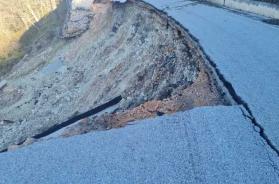 Maltempo, nuovo cedimento sulla strada per Roseto Valfortore: il comune nel Foggiano ancora più isolato Maltempo, nuovo cedimento sulla strada per Roseto Valfortore: il comune nel Foggiano ancora più isolato