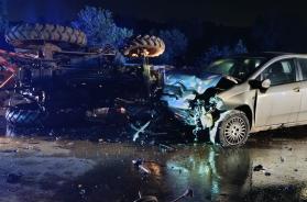 Scontro tra auto e trattore sulla litoranea tra Torre Mozza e Torre San Giovanni, traffico in tilt