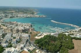 Otranto, scoperti dei lavori abusivi sulla spiaggia in area protetta: sigilli a 4mila metri quadri