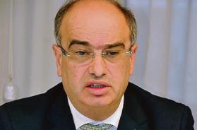 Zullo (FdI): &laquo;Decaro lasci perdere lo stipendio di Emiliano e pensi a non aumentare le tasse ai pugliesi&raquo;