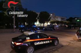 Martina Franca, aggrediscono i carabinieri dopo un inseguimento per 15 km: arrestati un 33enne e un 52enne