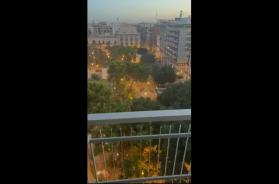 Bari, rissa all’alba a piazza Umberto con lancio di bottiglie. I residenti: siamo stanchi