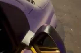 Bari, Natale all'Umbertino. &laquo;L'auto dei miei nonni distrutta da chi ha festeggiato saltando sul tettuccio&raquo;VD