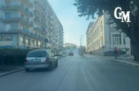 Bari, ecco com'è il ponte Garibaldi dopo l'ordinanza: meno corsie, chiuso ai mezzi pesanti VIDEO