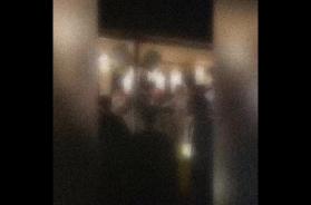 Trani, rissa in un locale sul mare nella notte di Pasqua: volano pugni e schiaffi tra giovani VIDEO Trani, rissa in un locale sul mare nella notte di Pasqua: volano pugni e schiaffi tra giovani VIDEO