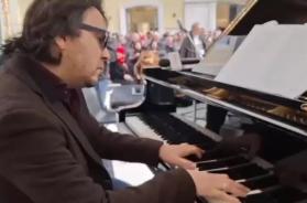 Bari, in piazza san Ferdinando «Un Pianoforte per Strada» con il viceministro Francesco Paolo Sisto VIDEO Bari, in piazza san Ferdinando «Un Pianoforte per Strada» con il viceministro Francesco Paolo Sisto VIDEO