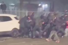 Scontri a Torino, poliziotto aggredito con un martello. Arrestato l'aggressore: &egrave; un ragazzo di 22 anni VIDEO