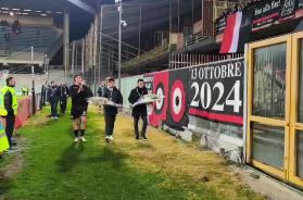 I nuovi presidenti del Foggia Calcio omaggiano i 4 giovanissimi tifosi morti in un incidente con dei fiori