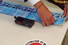 Mola di Bari, donna denuncia auto in sosta nel posto disabili e viene beccata con un permesso falso: era del padre defunto