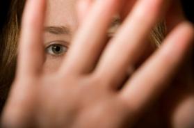 Bari, schiavizzata e costretta a prostituirsi 16enne fugge e denuncia gli aguzzini Bari, schiavizzata e costretta a prostituirsi 16enne fugge e denuncia gli aguzzini