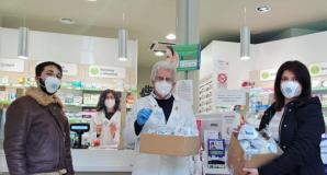 Covid, l&rsquo;Oms: &laquo;Usare mascherine al chiuso e in luoghi affollati&raquo;. Siete d'accordo?