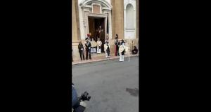 Taranto, al via la processione dei Misteri: la citt&agrave; si raccoglie nel Venerd&igrave; Santo VIDEO