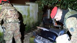 Droga, armi, estorsioni: raffica di arresti nel Salento, 12 persone in carcere