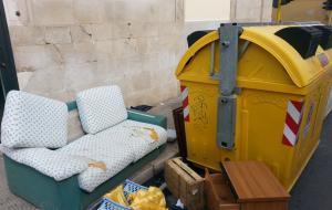 Bari, rifiuti sulle strade ma nessuna multa