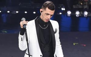 Coronavirus, abito Pignatelli per Achille Lauro all'asta web