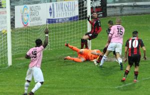 Foggia manda a tappeto il Palermo (2-0), &egrave; quinto in zona play off