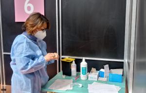 Vaccini, caso per la seconda dose nell'hub di Taranto: anziani costretti a spostarsi con il caldo