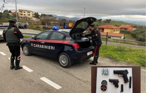 Policoro, un 19enne litiga con un uomo e gli spara contro con una pistola a salve