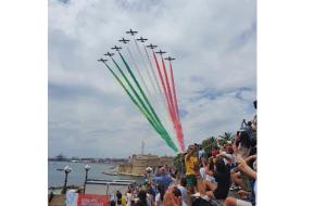 Taranto, spettacolo in cielo e in mare per l&rsquo;avvio del SailGp con Le Frecce Tricolori  VIDEO