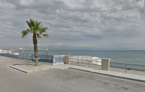 Barletta, 72enne colpito da un malore muore in spiaggia