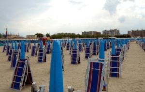 Concessioni turistiche su demanio marittimo: normativa interna o legislazione europea? Decide la plenaria