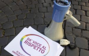 Gay man insulted on Rome tram