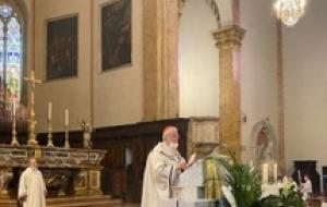 Card. Bassetti auspica ritorno a chiese gremite di popolo