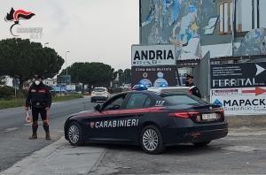 Andria, nascondevano droga in casa: arrestati due fratelli conviventi