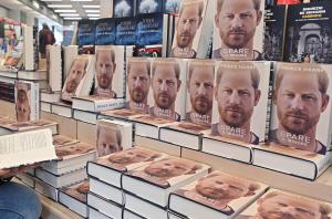 Harry e la sfortuna del numero 2: cos&igrave; &laquo;Spare&raquo; diventa il libro delle lamentazioni