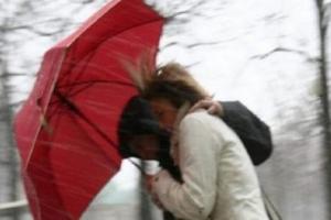 Scatta l’allerta meteo gialla in Puglia: vento forte e rovesci sparsi per tutta domenica 25 gennaio