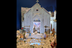 A Candela la mostra dei presepi riproduce l’unica chiesa cristiana rimasta a Gaza