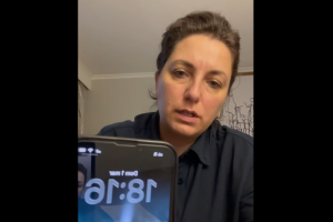 Bloccata sotto i boati dei droni, la paura di Miriam Rubino a Dubai: «Dal consolato non ci dicono nulla»