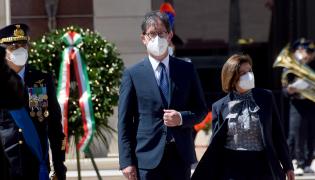 Bari, cerimonia 2 giugno, sottosegretario Garofoli: &laquo;Unit&agrave; per uscire da periodo difficile&raquo;