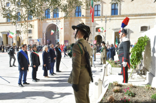 Matera celebra la Giornata delle Forze Armate: cerimonia solenne in Piazza Vittorio Veneto