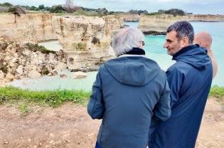 Crollo dell'arco dell'amore a Melendugno, Decaro: &laquo;Le opere possono rallentare i fenomeni naturali, non fermarli&raquo; VIDEO