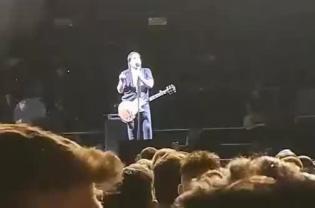 &laquo;Salvini &egrave; un trim...&raquo;, bufera dopo le dichiarazioni di Francesco Sarcina (Le Vibrazioni) sul palco a Trinitapoli IL VIDEO