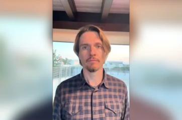 Raffaele Sollecito torna a parlare dell’omicidio di Meredith Kercher su TikTok: «Ho un marchio addosso» VIDEO