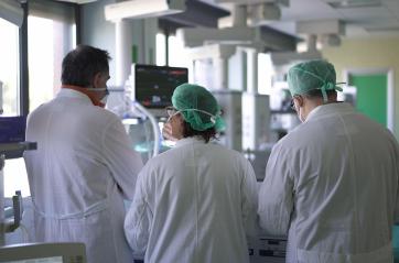 Direttori generali della sanit&agrave; pugliese, Decaro nomina il presidente della commissione: &egrave; Attolini ex assessore alla salute di Vendola