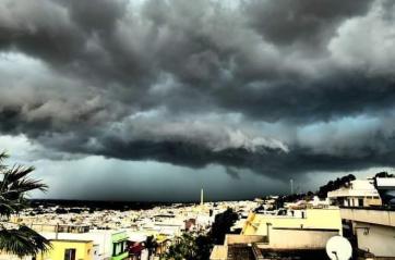 Venti di burrasca, temporali e grandinate: allerta gialla per le prossime ore in tutta la Puglia
