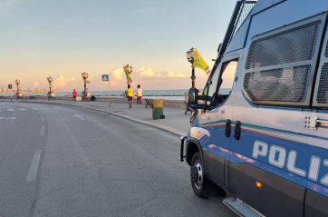 Coldiretti, agricoltori a Bari in protesta contro il crollo del prezzo del grano: lungomare bloccato