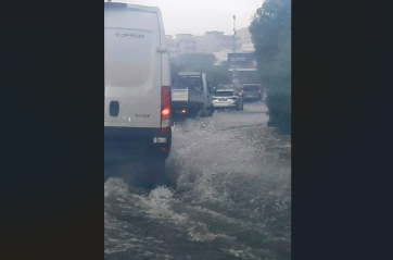 Putignano, a mezzogiorno un temporale allaga la città : traffico in tilt