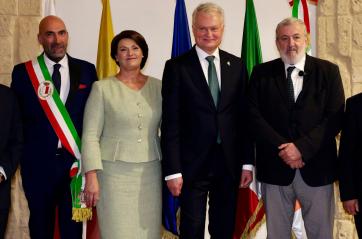 Il presidente lituano Nausèda e la moglie in visita in Puglia