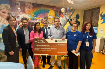 Taranto, BCC San Marzano e Il Libro possibile unite dalla solidarietà: donato assegno ad Oncoematologia Pediatrica del SS. Annunziata