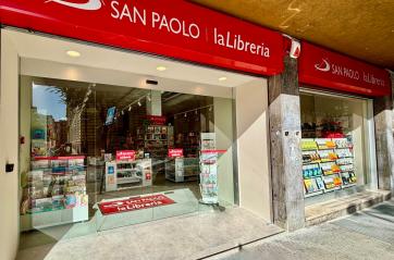 Bari, dopo 45 anni la libreria San Paolo si trasferisce in via Nicolai: «Vogliamo essere più vicini ai giovani» VIDEO