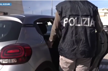 Ricettazione e riciclaggio, maxi-operazione a Barletta: 16 arresti, anche 6 donne. Confiscate 6 attività VIDEO
