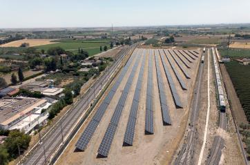 Treni, a Foggia oltre 6600 pannelli fotovoltaici per alimentare la rete elettrica