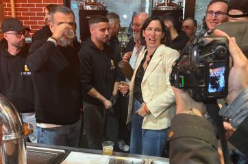 Decaro con Schelein a Bari: «Nessun leader a chiusura della mia campagna? Starò con i pugliesi»