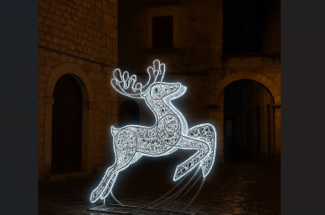 Bari, Natale is coming: in corso il montaggio delle installazioni luminose nei municipi della città