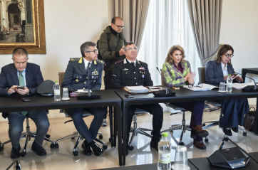 Assalti ai bancomat, a Barletta si riunisce il Comitato sicurezza in Prefettura: «Più controlli di notte»